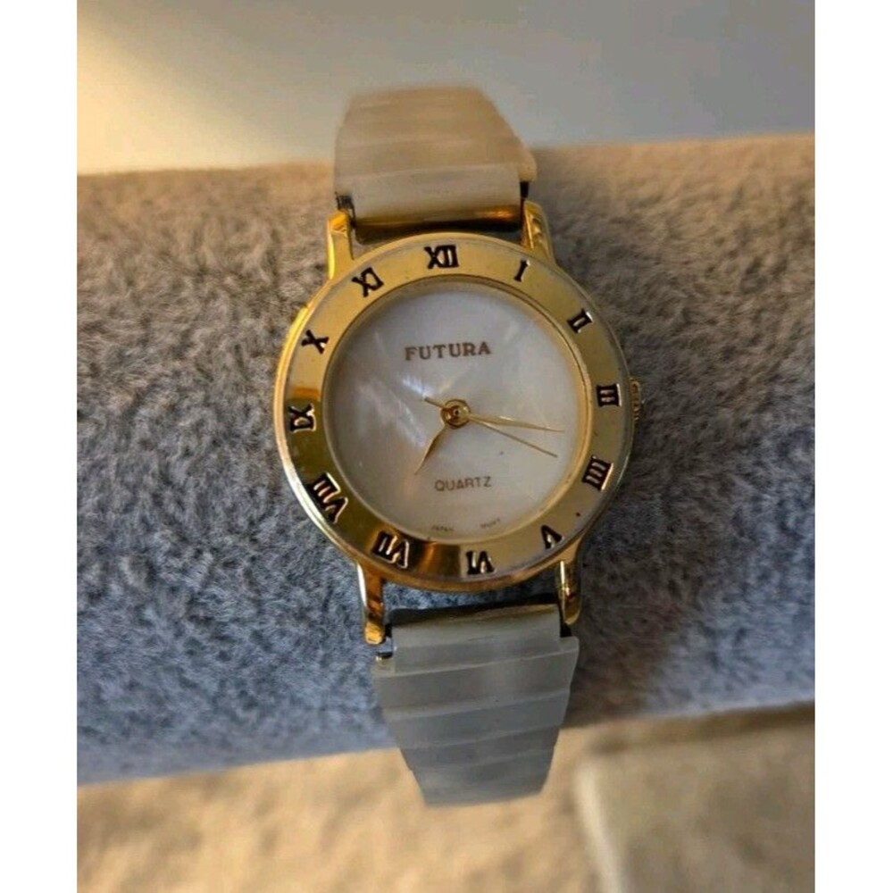 Futura Vintage Women's Quartz Dress Watch Gold Tone White Dial Roman Numerals